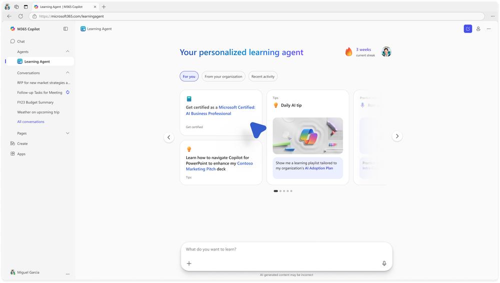 Domovská stránka Learning Agent s kartami promptů pro obsah AI Skills Navigator a tipy k používání Copilot.